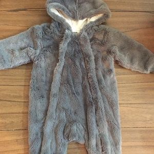 Ruum Baby Fur Hooded One Piece,  Size 3-6 Months